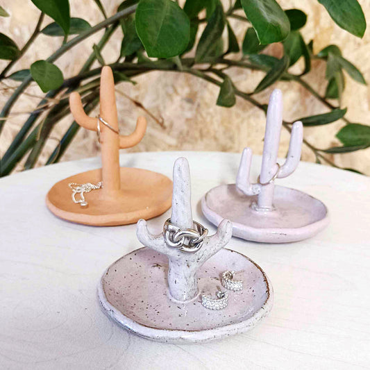 AVOIN KERAMIIKKAKURSSI Uniikit korutelineet 16.5.2026 klo 11-13